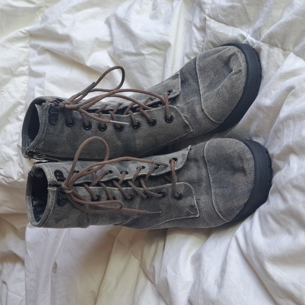 Madden Girl Emma Camo block heel zip & tie ankle boot 7.5